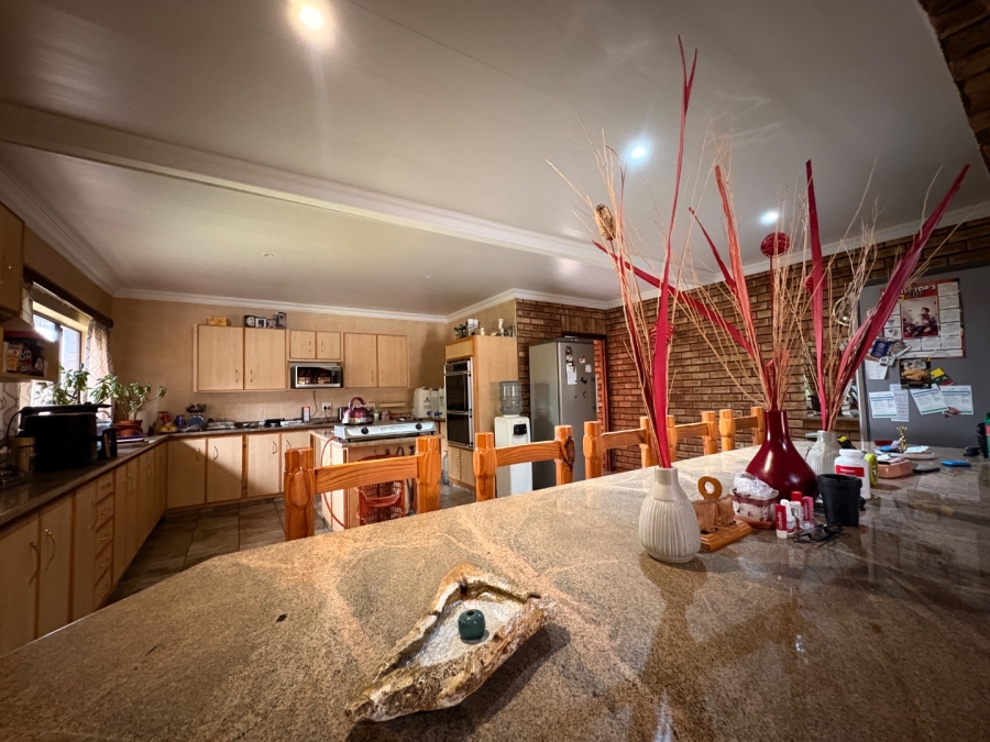 6 Bedroom Property for Sale in Doringkruin North West